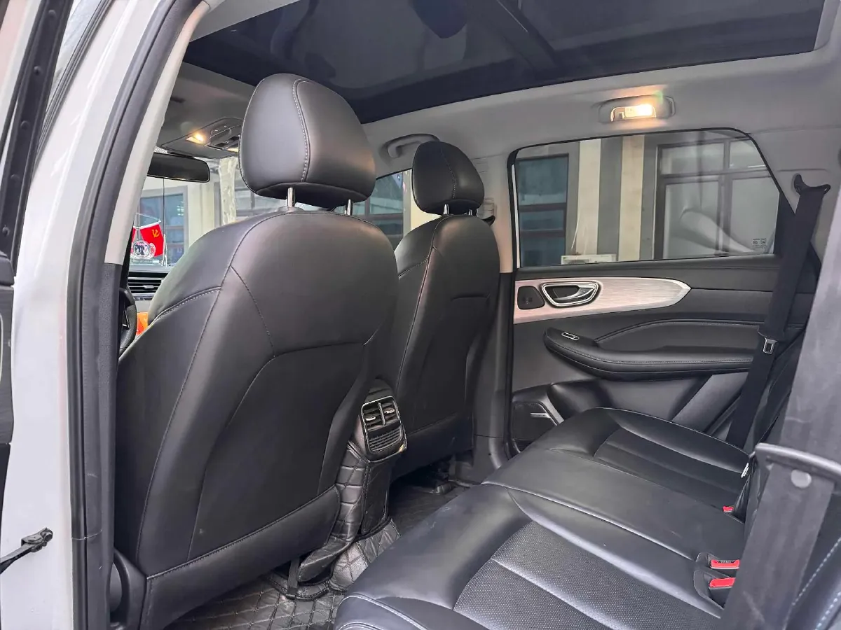 2022 Roewe RX5 1.5T 181HP L4 6MT,autocango,china used car exporter,china ev exporter,chinese used car exporter,chinese used ev exporter