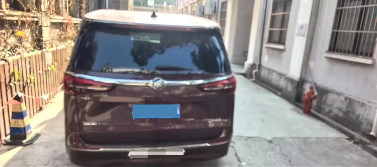 2022 Buick GL8 2.0T 237HP L4 9AT,autocango,china used car exporter,china ev exporter,chinese used car exporter,chinese used ev exporter