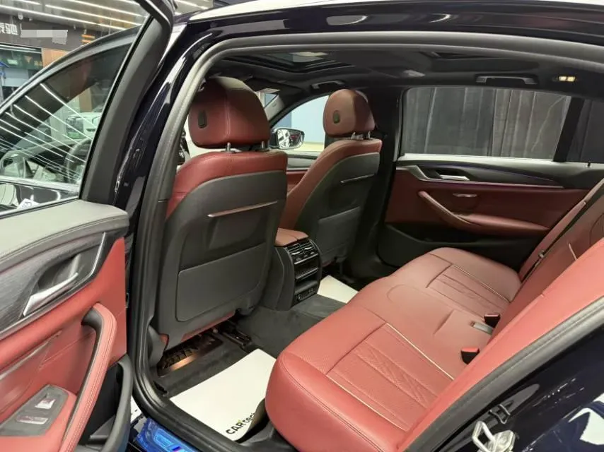 2022 BMW 5 Series 2.0T 252HP L4 8AT,autocango,china used car exporter,china ev exporter,chinese used car exporter,chinese used ev exporter