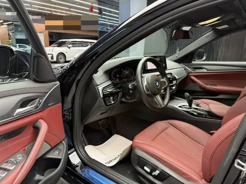 2022 BMW 5 Series 2.0T 252HP L4 8AT,autocango,china used car exporter,china ev exporter,chinese used car exporter,chinese used ev exporter