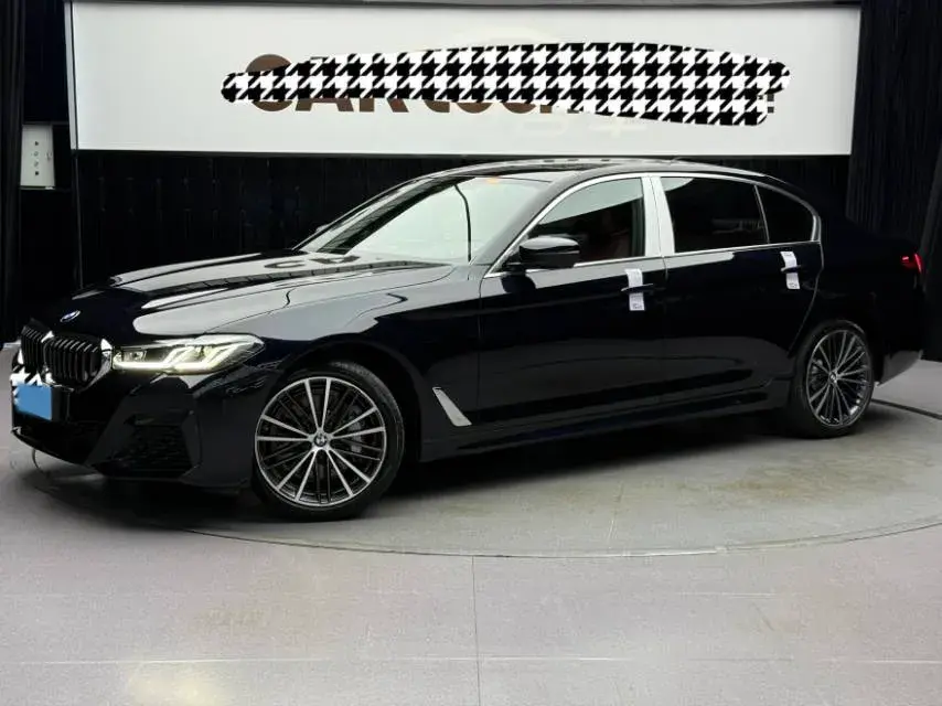 2022 BMW 5 Series 2.0T 252HP L4 8AT