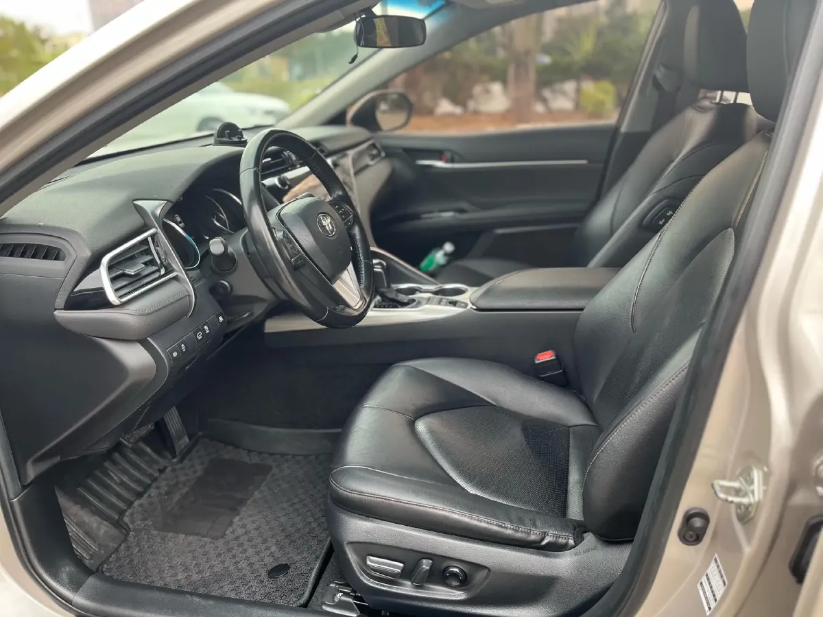 2019 Toyota Camry 2.5L 178HP L4 E-CVT Hybrid,autocango,china used car exporter,china ev exporter,chinese used car exporter,chinese used ev exporter