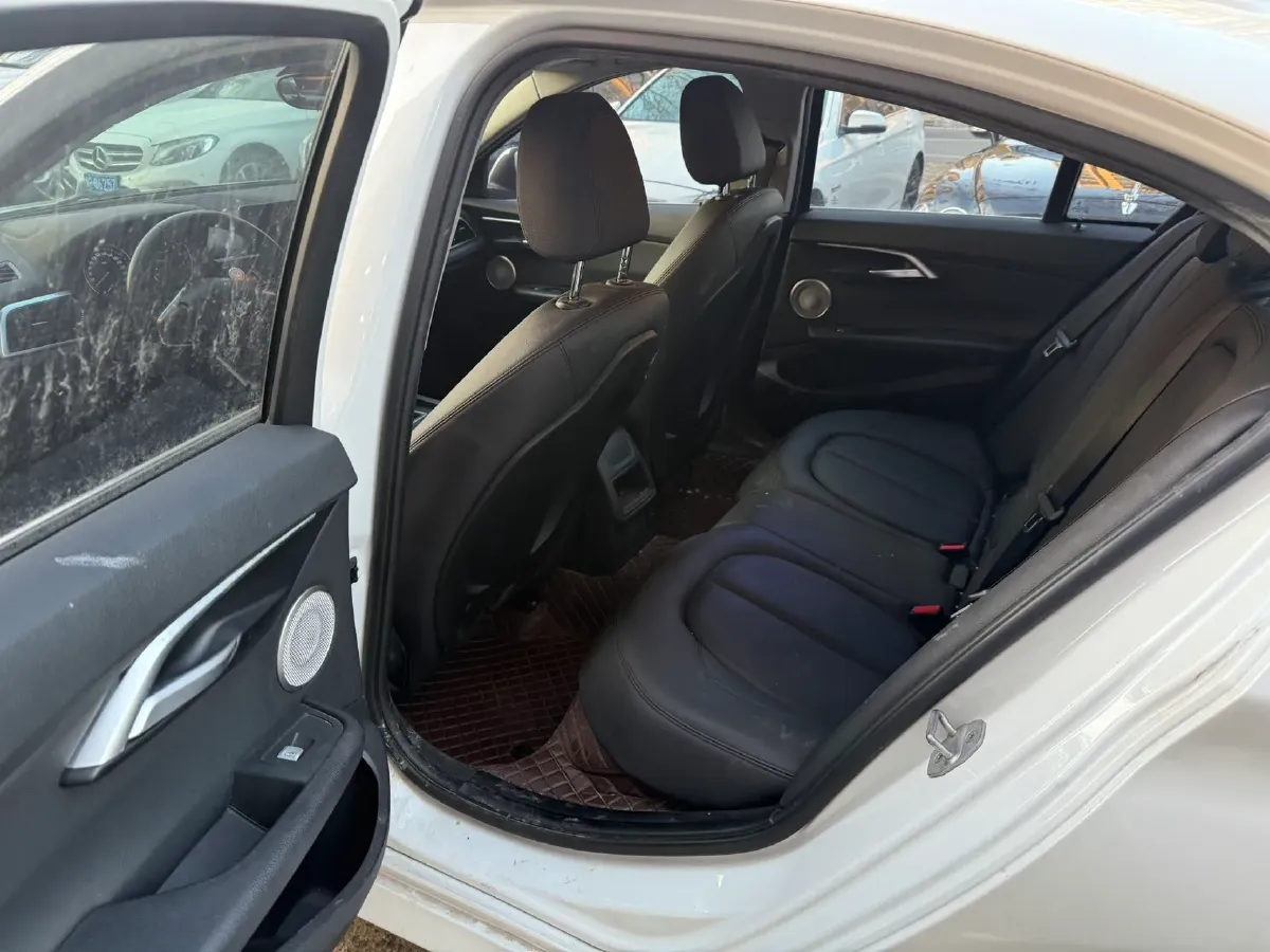 2022 BMW 1 Series 1.5T 140HP L3 7DCT,autocango,china used car exporter,china ev exporter,chinese used car exporter,chinese used ev exporter