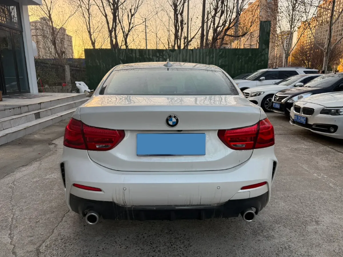 2022 BMW 1 Series 1.5T 140HP L3 7DCT,autocango,china used car exporter,china ev exporter,chinese used car exporter,chinese used ev exporter