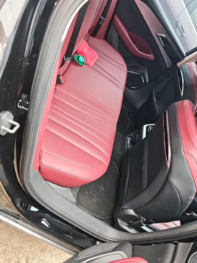 2024 HongQi H5 2.0T 224HP L4 8AT,autocango,china used car exporter,china ev exporter,chinese used car exporter,chinese used ev exporter