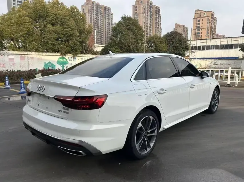 2024 Audi A4L 2.0T 190HP L4 7DCT,autocango,china used car exporter,china ev exporter,chinese used car exporter,chinese used ev exporter