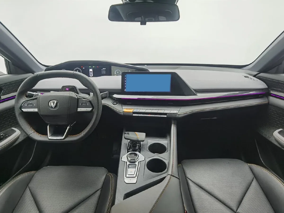 2022 ChangAn UNI-V 1.5T 188HP L4 7DCT,autocango,china used car exporter,china ev exporter,chinese used car exporter,chinese used ev exporter