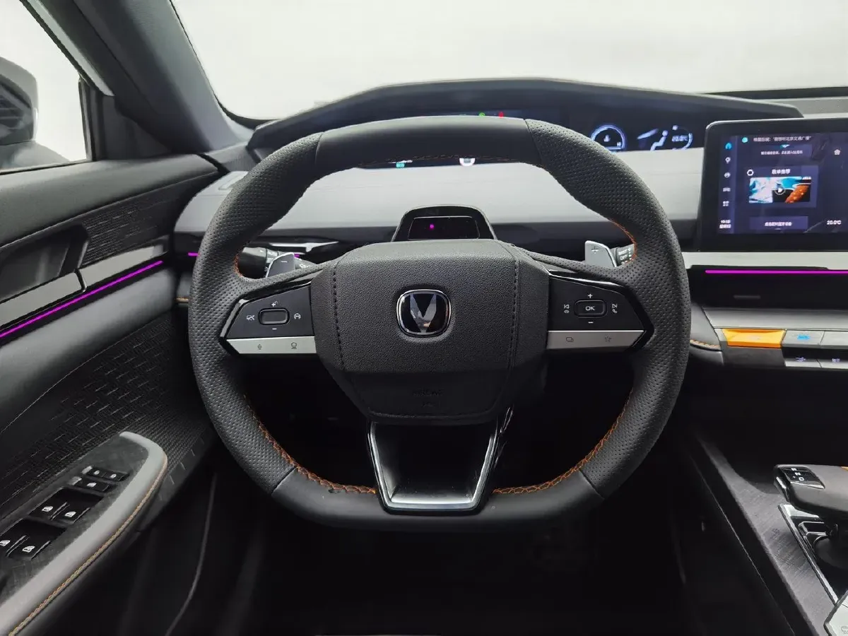 2022 ChangAn UNI-V 1.5T 188HP L4 7DCT,autocango,china used car exporter,china ev exporter,chinese used car exporter,chinese used ev exporter