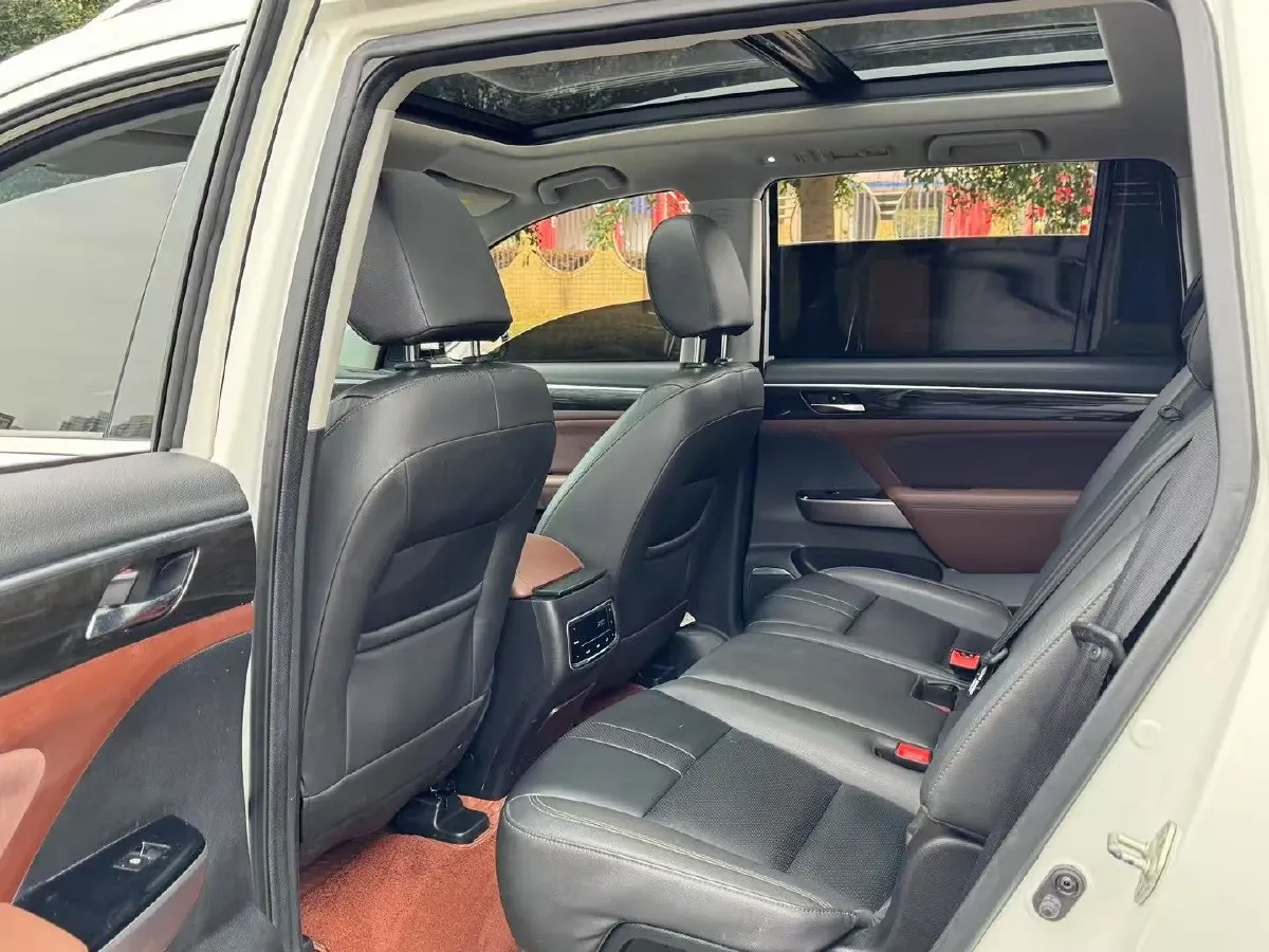 2017 GAC Trumpchi GS8 2.0T 201HP L4 6AT,autocango,china used car exporter,china ev exporter,chinese used car exporter,chinese used ev exporter