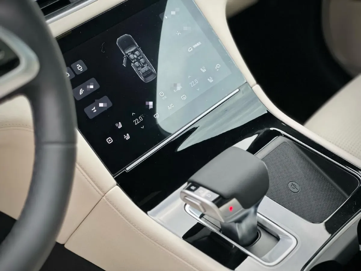 2021 Li ONE Range Extended 131HP REEV 40.5KWH,autocango,china used car exporter,china ev exporter,chinese used car exporter,chinese used ev exporter