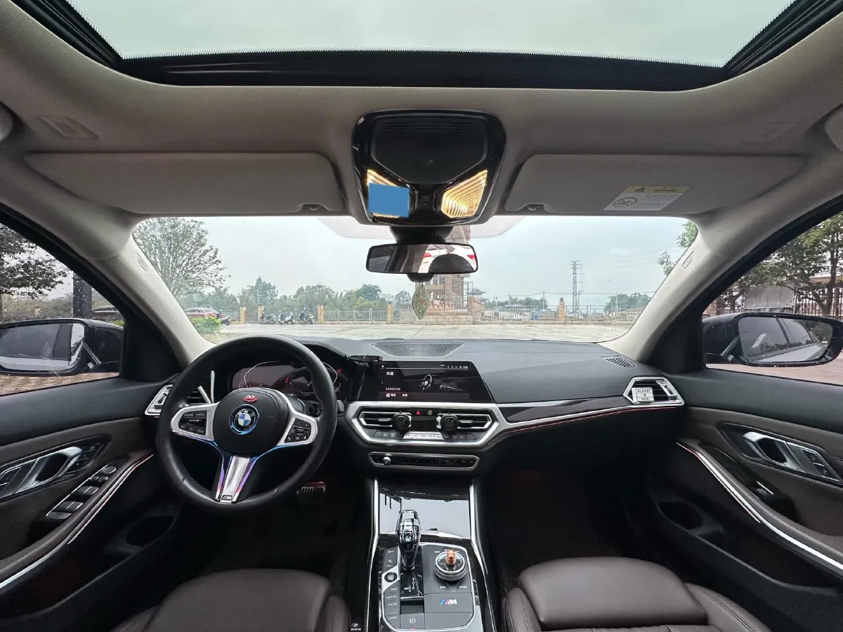 2022 BMW 3 Series 2.0T 184HP L4 8AT,autocango,china used car exporter,china ev exporter,chinese used car exporter,chinese used ev exporter