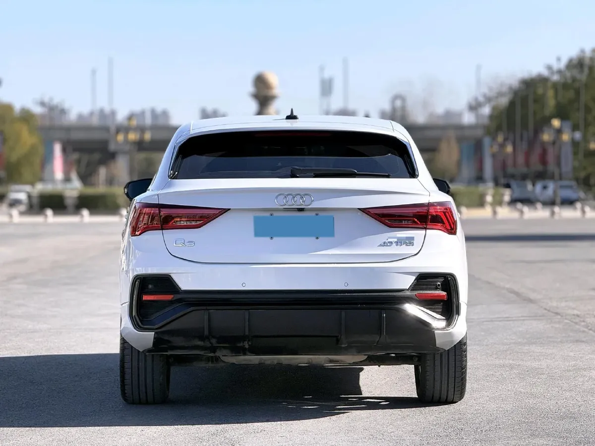 2022 Audi Q3 Sportback 2.0T 186HP L4 7DCT,autocango,china used car exporter,china ev exporter,chinese used car exporter,chinese used ev exporter