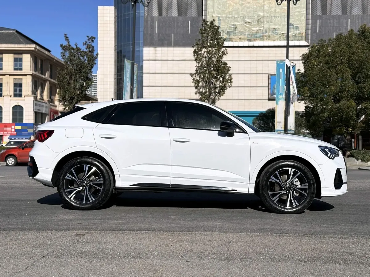 2022 Audi Q3 Sportback 2.0T 186HP L4 7DCT,autocango,china used car exporter,china ev exporter,chinese used car exporter,chinese used ev exporter