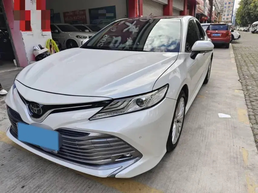 2018 Toyota Camry 2.5L 209HP L4 8AT