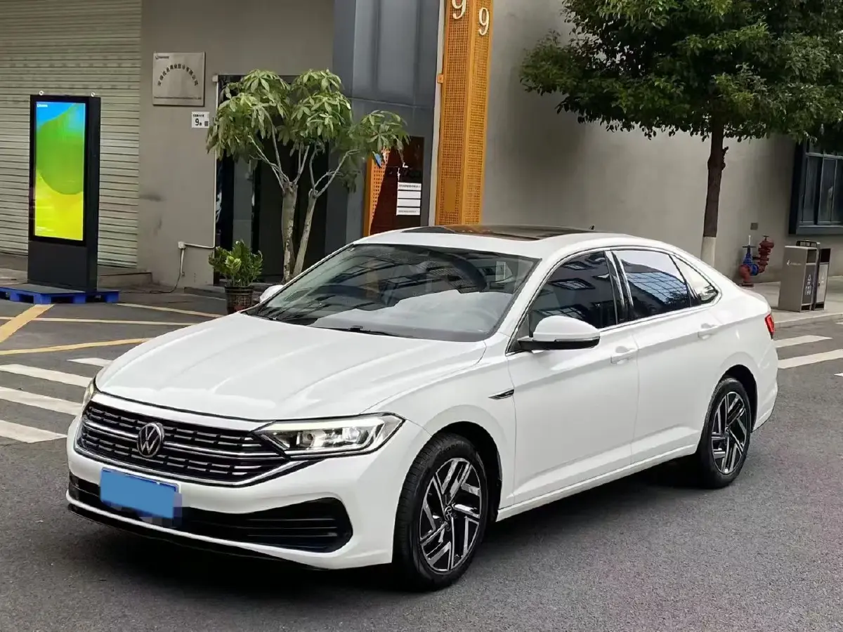 2023 Volkswagen Sagitar 1.2T 116HP L4 7DCT