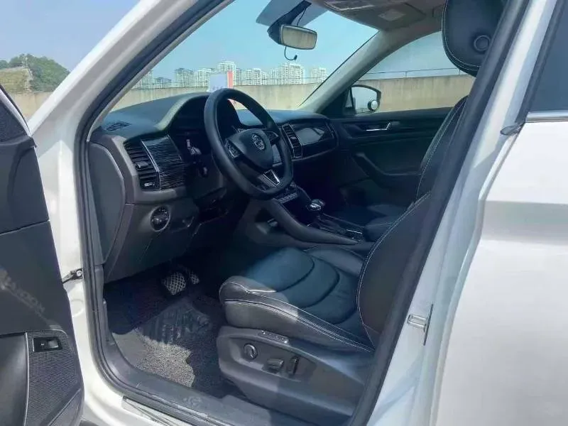 2019 Buick EnvisionPlus 1.5T 169HP L4 7DCT,autocango,china used car exporter,china ev exporter,chinese used car exporter,chinese used ev exporter