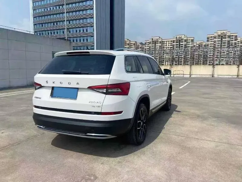 2019 Buick EnvisionPlus 1.5T 169HP L4 7DCT,autocango,china used car exporter,china ev exporter,chinese used car exporter,chinese used ev exporter