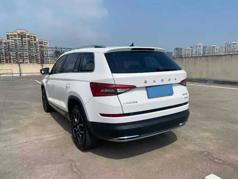 2019 Buick EnvisionPlus 1.5T 169HP L4 7DCT,autocango,china used car exporter,china ev exporter,chinese used car exporter,chinese used ev exporter