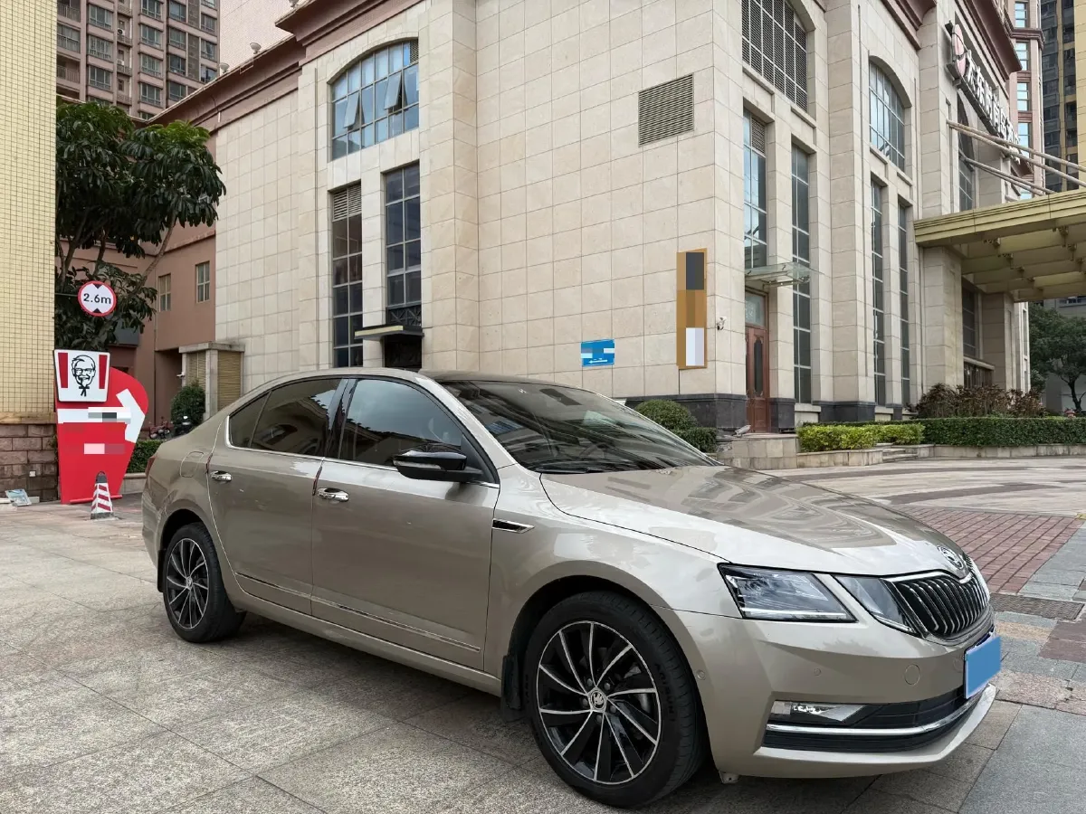 2019 Skoda Octavia 1.4T 150HP L4 7DCT,autocango,china used car exporter,china ev exporter,chinese used car exporter,chinese used ev exporter