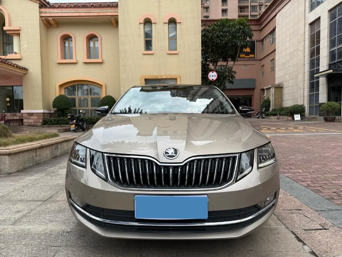 2019 Skoda Octavia 1.4T 150HP L4 7DCT,autocango,china used car exporter,china ev exporter,chinese used car exporter,chinese used ev exporter