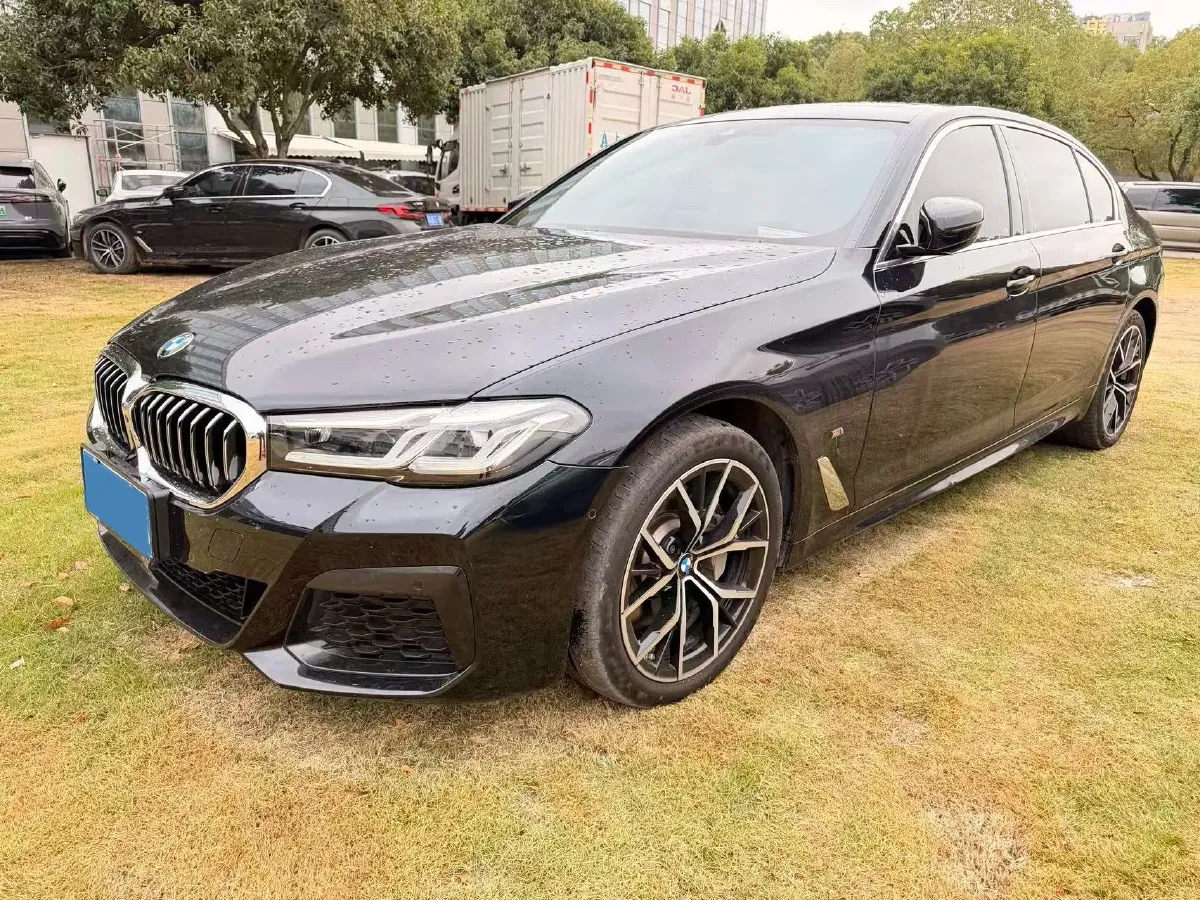 2022 BMW 5 Series 2.0T 252HP L4 8AT,autocango,china used car exporter,china ev exporter,chinese used car exporter,chinese used ev exporter