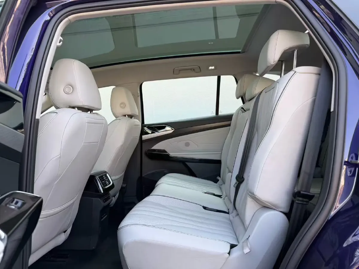 2021 Volkswagen ID.6 Crozz BEV 84.8KWH,autocango,china used car exporter,china ev exporter,chinese used car exporter,chinese used ev exporter