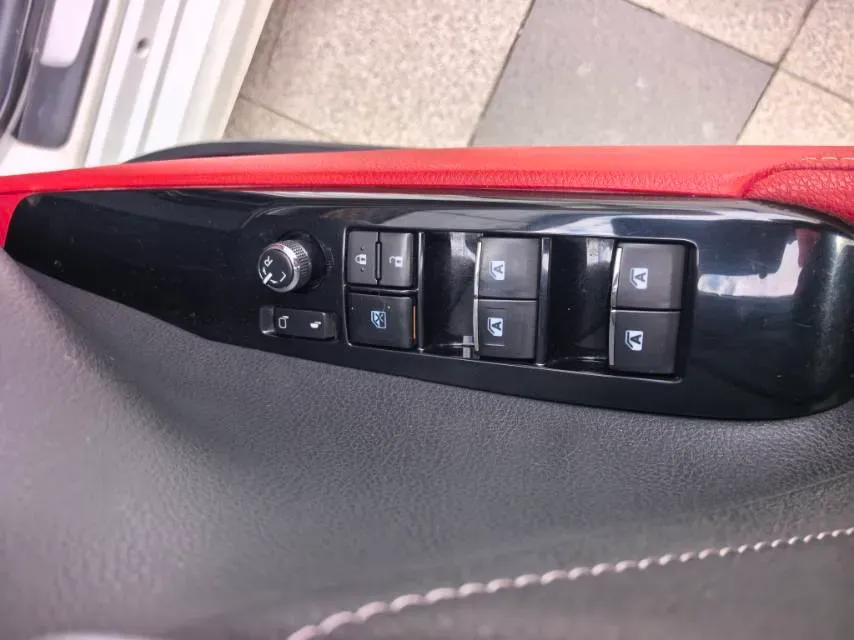 2018 Toyota Camry 2.5L 209HP L4 8AT,autocango,china used car exporter,china ev exporter,chinese used car exporter,chinese used ev exporter