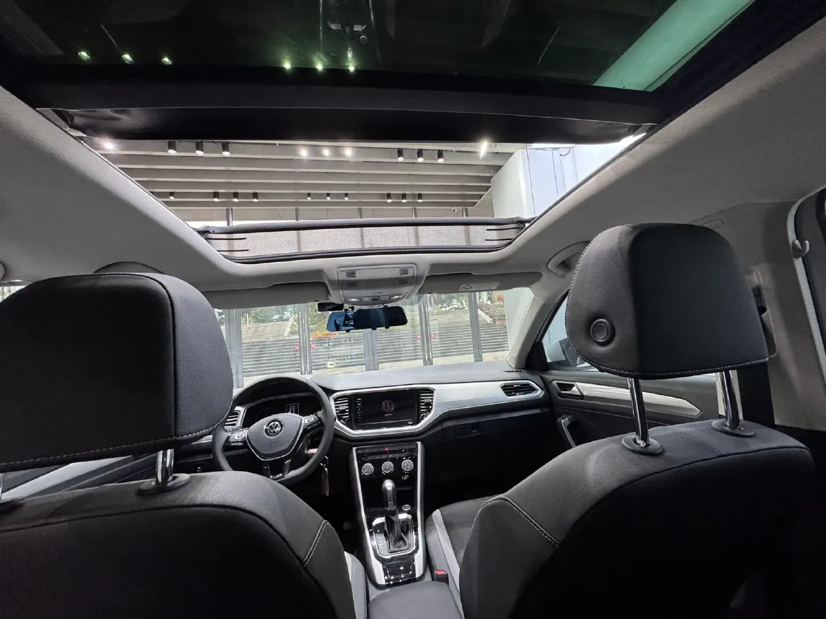 2021 Volkswagen T-Roc 1.4T 150HP L4 7DCT,autocango,china used car exporter,china ev exporter,chinese used car exporter,chinese used ev exporter