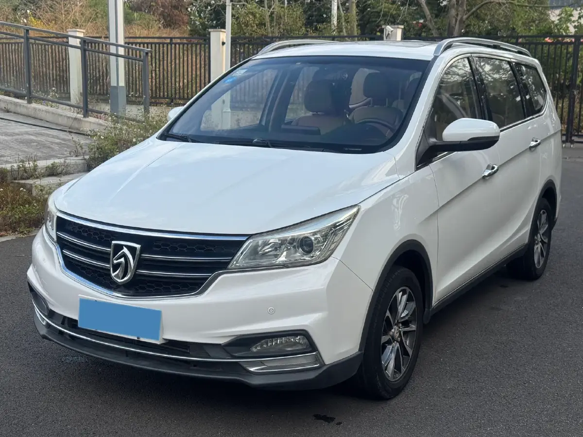 2017 BaoJun 730 1.5T 150HP L4 6MT