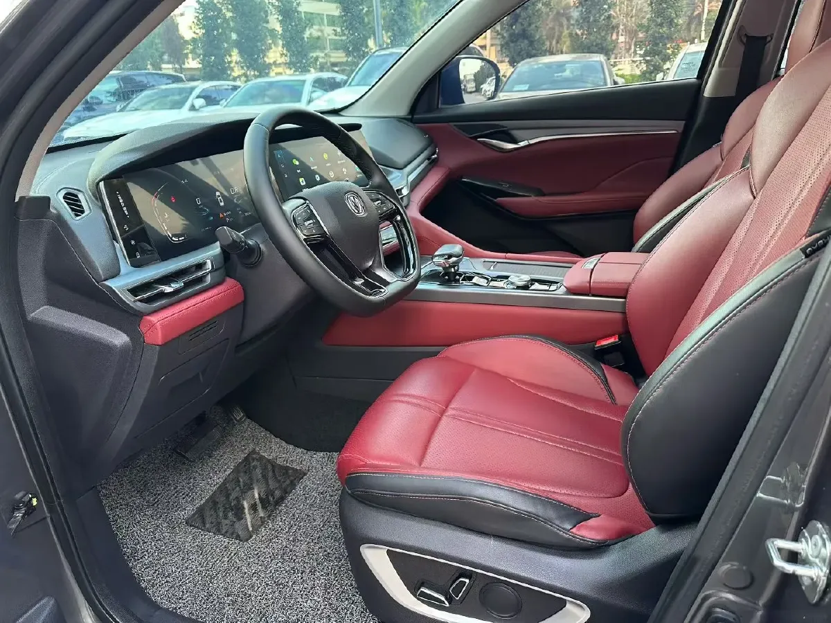 2022 ChangAn CS75 Plus 1.5T 178HP L4 6AT,autocango,china used car exporter,china ev exporter,chinese used car exporter,chinese used ev exporter