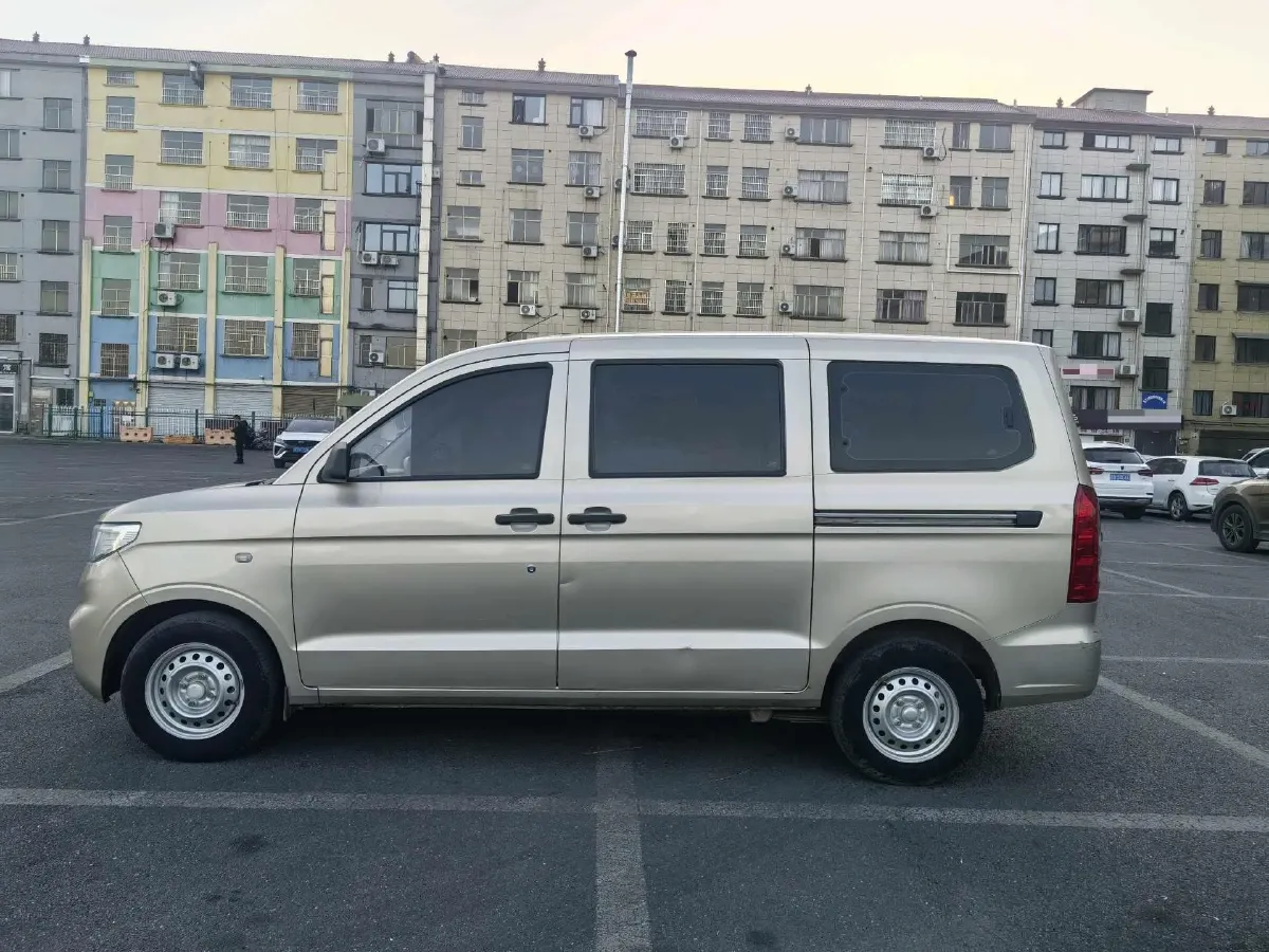2019 WuLing HongGuang V 1.5L 99HP L4 6MT,autocango,china used car exporter,china ev exporter,chinese used car exporter,chinese used ev exporter