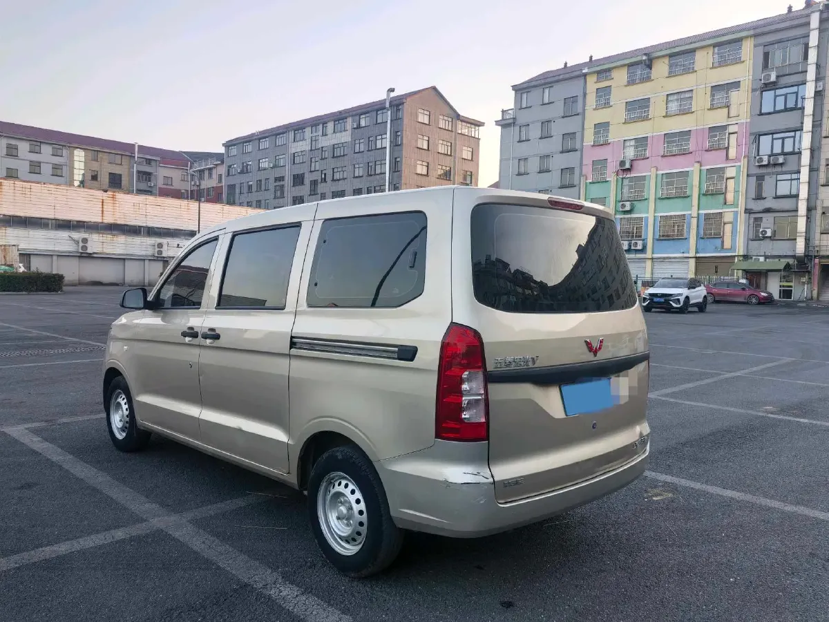 2019 WuLing HongGuang V 1.5L 99HP L4 6MT,autocango,china used car exporter,china ev exporter,chinese used car exporter,chinese used ev exporter