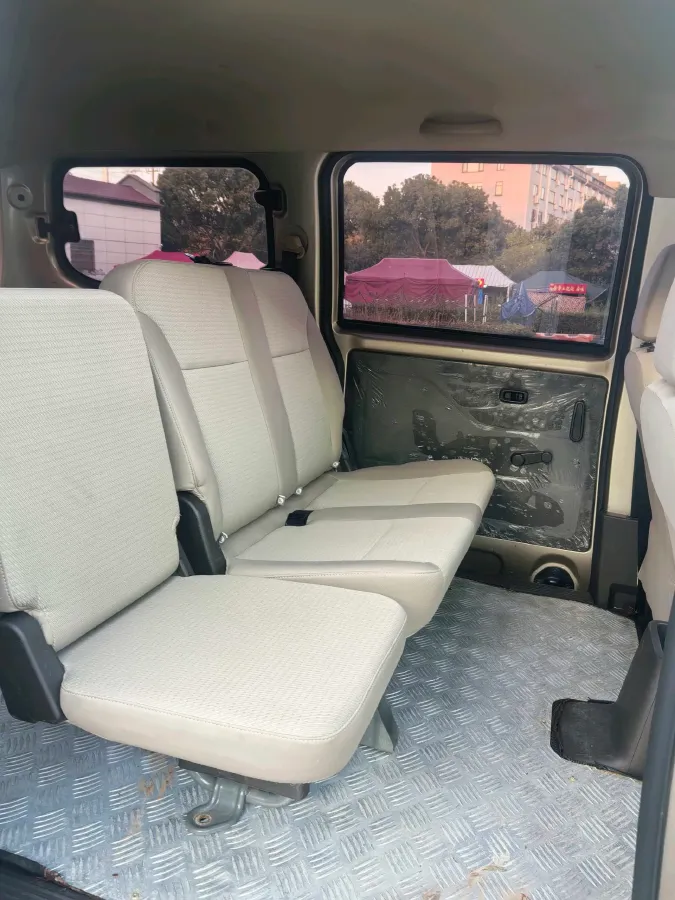 2019 WuLing HongGuang V 1.5L 99HP L4 6MT,autocango,china used car exporter,china ev exporter,chinese used car exporter,chinese used ev exporter