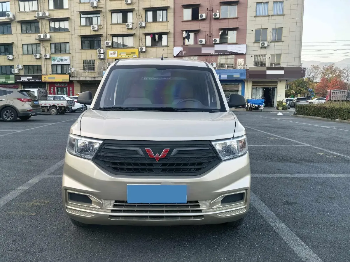 2019 WuLing HongGuang V 1.5L 99HP L4 6MT,autocango,china used car exporter,china ev exporter,chinese used car exporter,chinese used ev exporter