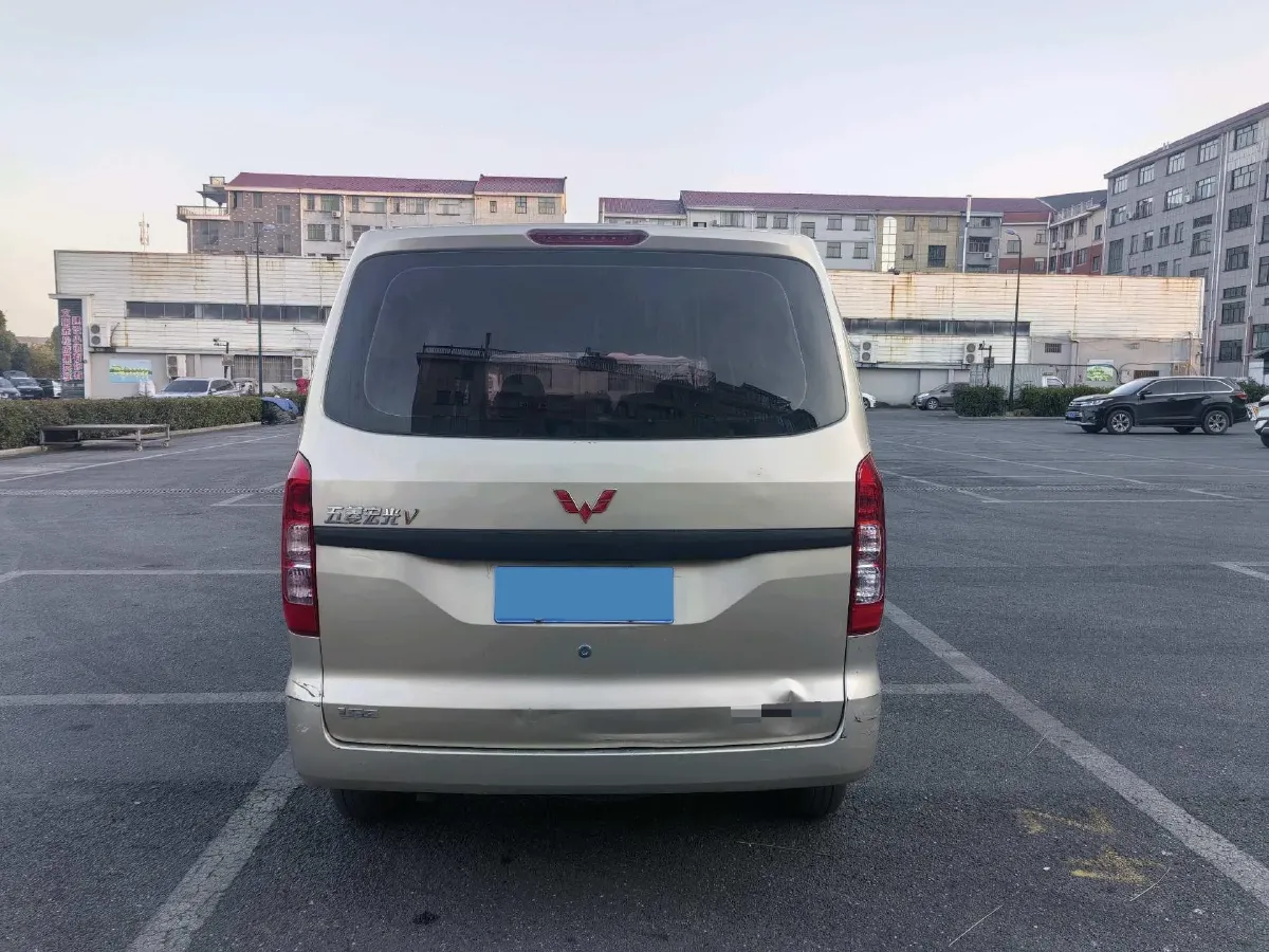 2019 WuLing HongGuang V 1.5L 99HP L4 6MT,autocango,china used car exporter,china ev exporter,chinese used car exporter,chinese used ev exporter