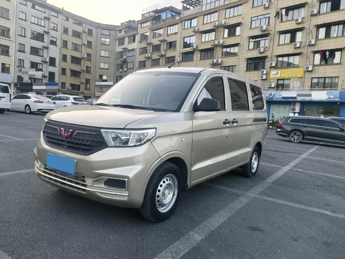 2019 WuLing HongGuang V 1.5L 99HP L4 6MT,autocango,china used car exporter,china ev exporter,chinese used car exporter,chinese used ev exporter