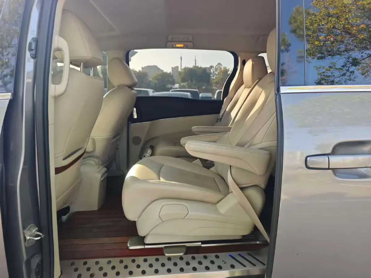 2022 Buick GL8 2.0T 237HP L4 9AT,autocango,china used car exporter,china ev exporter,chinese used car exporter,chinese used ev exporter