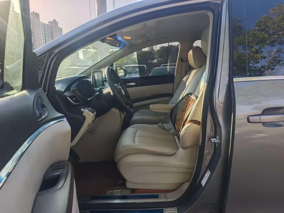 2022 Buick GL8 2.0T 237HP L4 9AT,autocango,china used car exporter,china ev exporter,chinese used car exporter,chinese used ev exporter