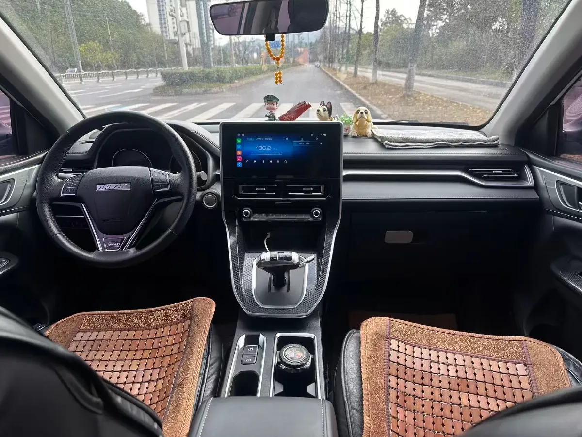 2021 Haval M6 1.5T 150HP L4 7DCT,autocango,china used car exporter,china ev exporter,chinese used car exporter,chinese used ev exporter