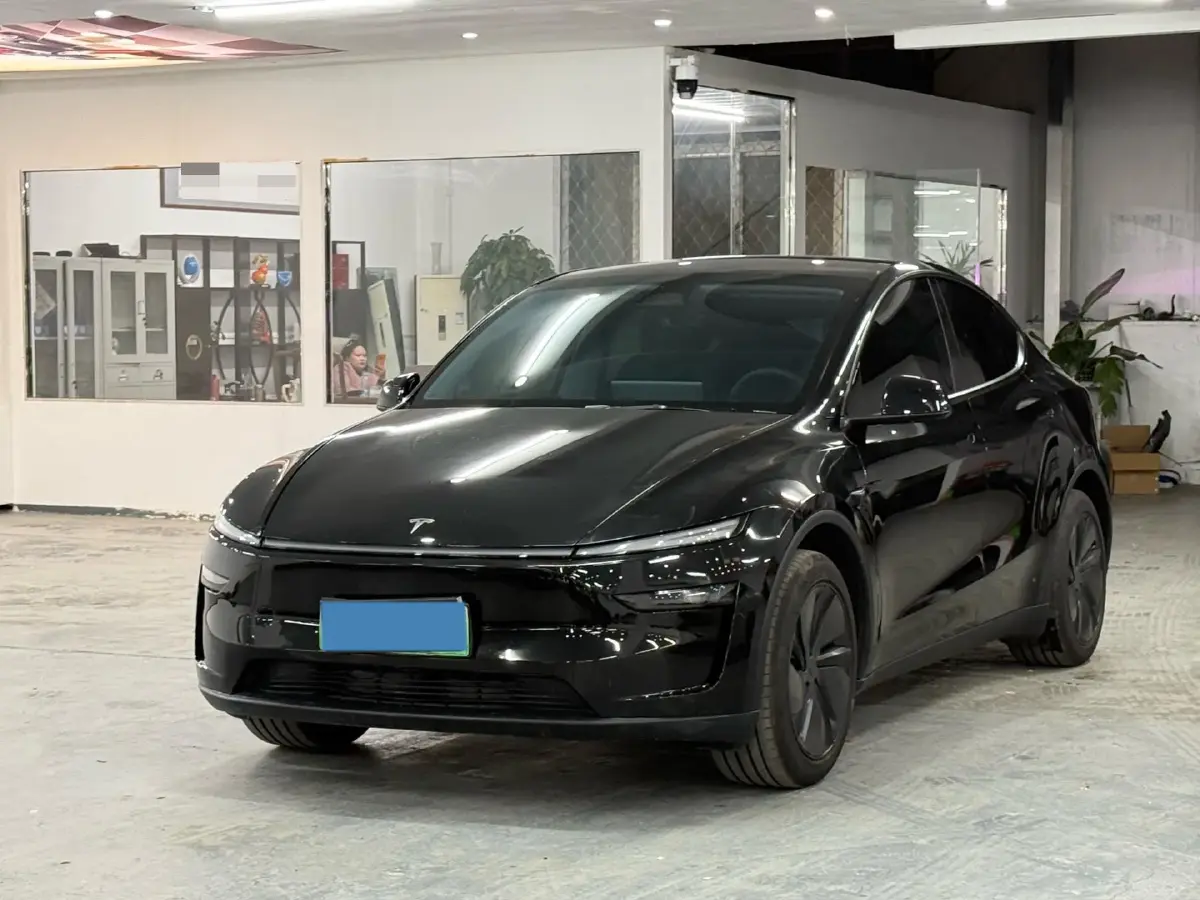 2025 Tesla Model Y BEV 62.5KWH