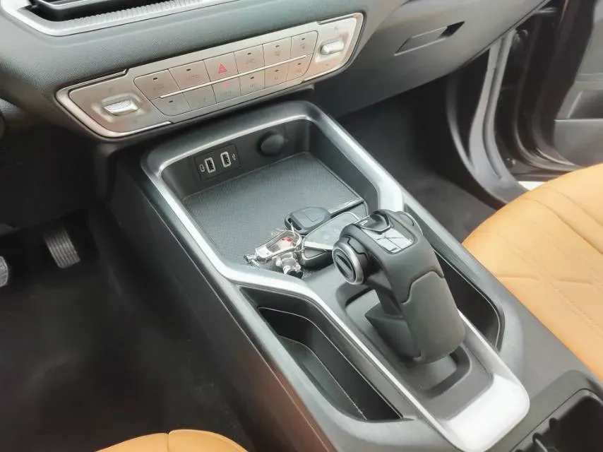 2025 Haval H5 2.0T 224HP L4 8AT,autocango,china used car exporter,china ev exporter,chinese used car exporter,chinese used ev exporter