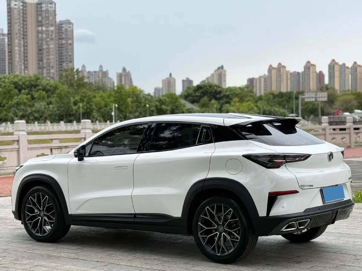 2022 ChangAn UNI-T 1.5T 188HP L4 7DCT,autocango,china used car exporter,china ev exporter,chinese used car exporter,chinese used ev exporter