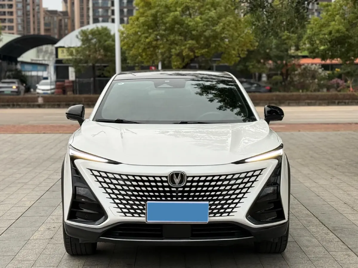 2022 ChangAn UNI-T 1.5T 188HP L4 7DCT,autocango,china used car exporter,china ev exporter,chinese used car exporter,chinese used ev exporter