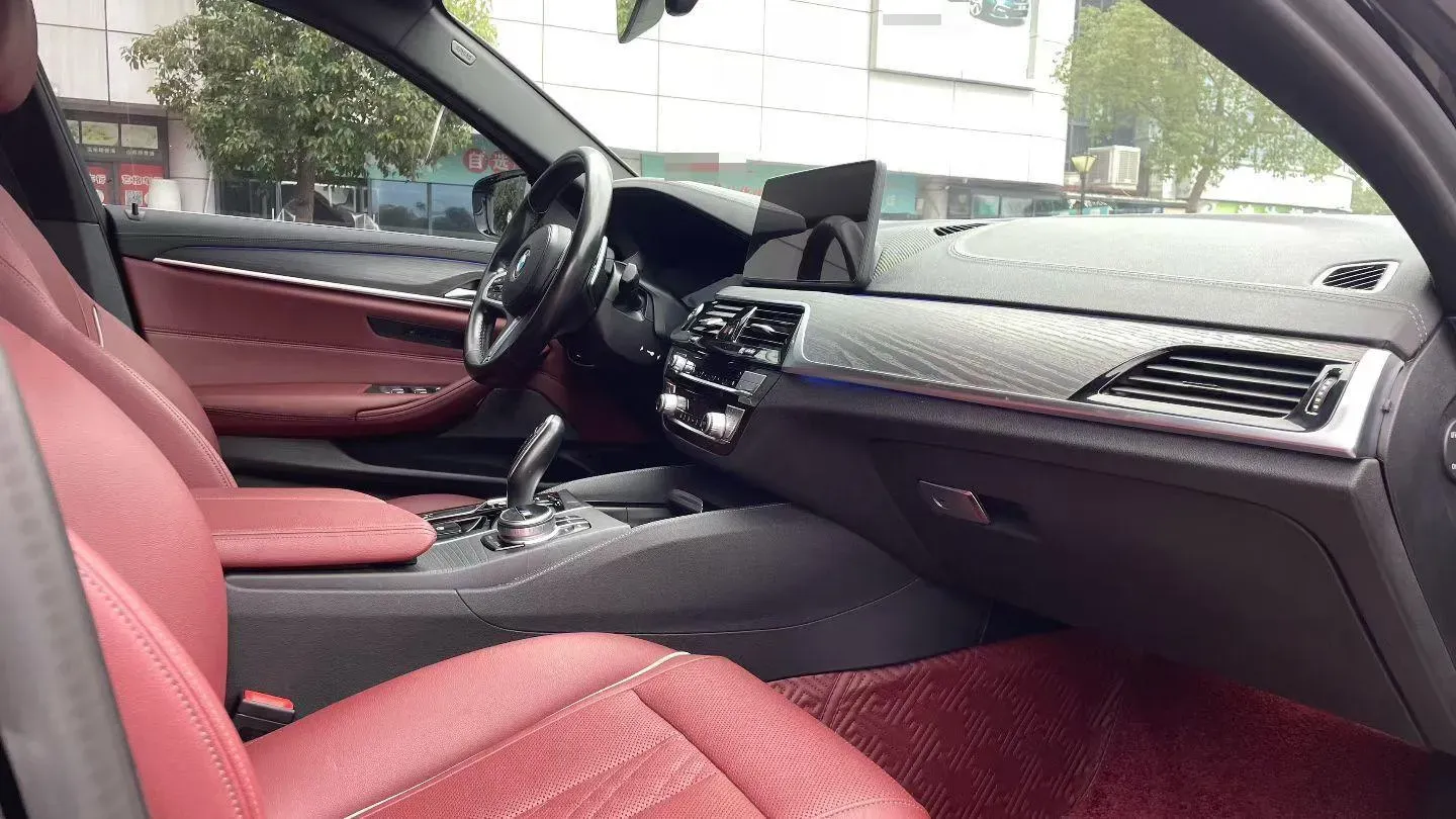 2021 BMW 5 Series 2.0T 252HP L4 8AT,autocango,china used car exporter,china ev exporter,chinese used car exporter,chinese used ev exporter