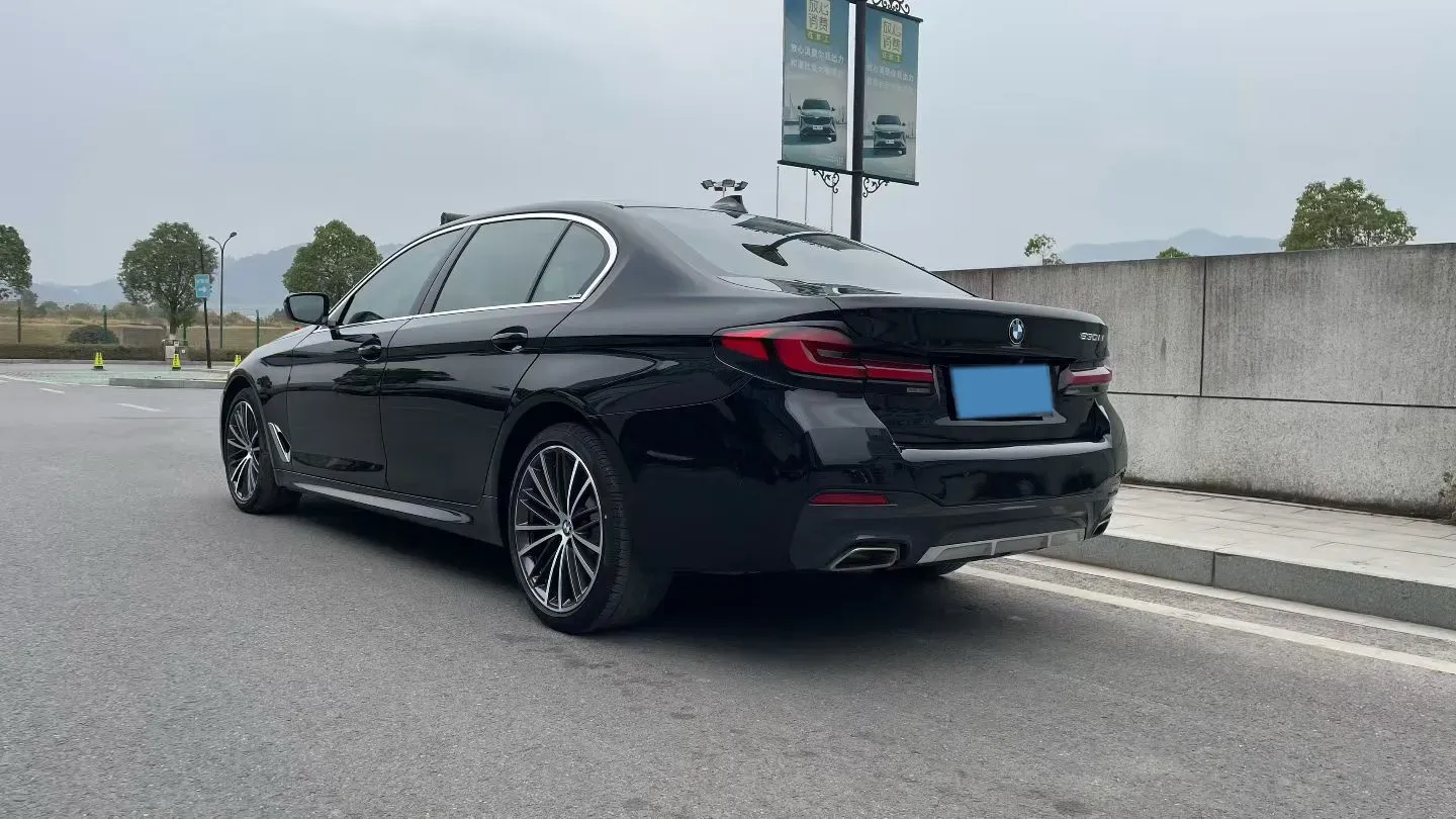 2021 BMW 5 Series 2.0T 252HP L4 8AT,autocango,china used car exporter,china ev exporter,chinese used car exporter,chinese used ev exporter