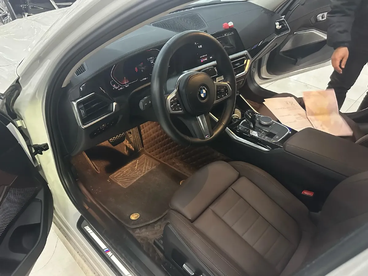 2021 BMW 3 Series 2.0T 156HP L4 8AT,autocango,china used car exporter,china ev exporter,chinese used car exporter,chinese used ev exporter