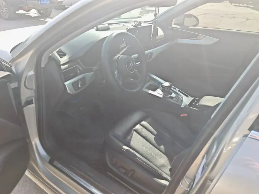 2020 Audi A4L 2.0T 190HP L4 7DCT,autocango,china used car exporter,china ev exporter,chinese used car exporter,chinese used ev exporter