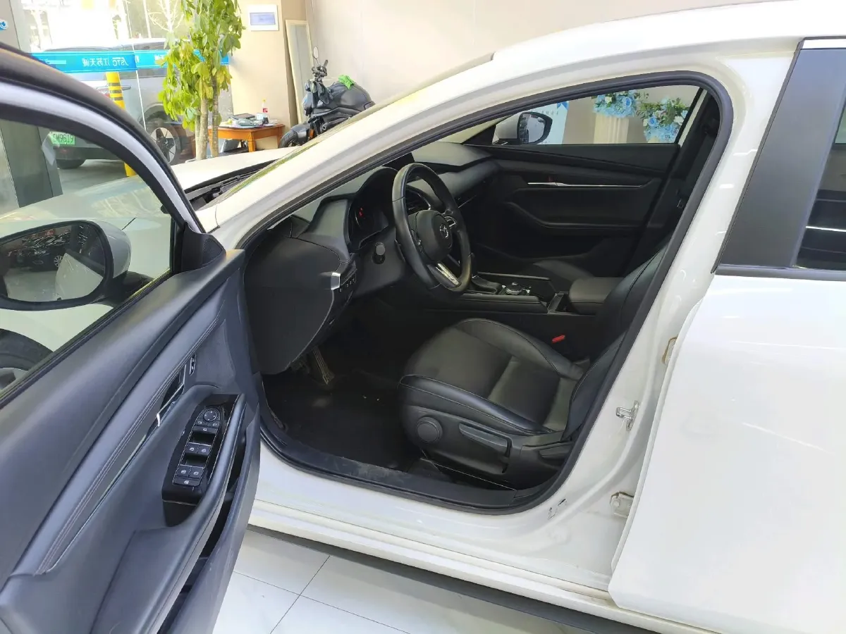 2021 Mazda 3 Axela 2.0L 158HP L4 6AT,autocango,china used car exporter,china ev exporter,chinese used car exporter,chinese used ev exporter