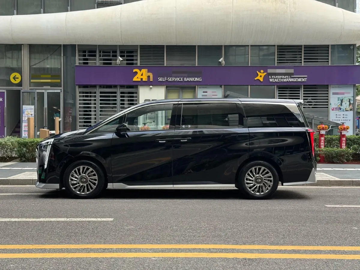 2024 GAC Trumpchi M8 2.0T 252HP L4 8AT,autocango,china used car exporter,china ev exporter,chinese used car exporter,chinese used ev exporter