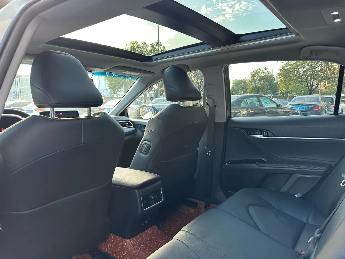 2021 Toyota Camry 2.5L 209HP L4 8AT,autocango,china used car exporter,china ev exporter,chinese used car exporter,chinese used ev exporter